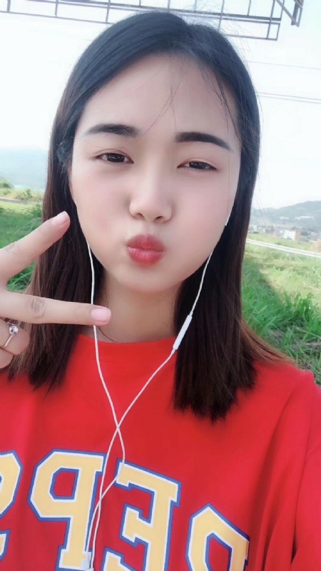 深拥必定温暖的第一张照片--大庆相亲服务中心