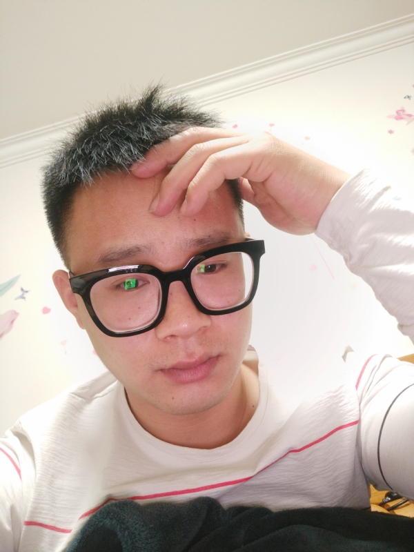 华灯初上的夜晚的第一张照片--大庆相亲服务中心