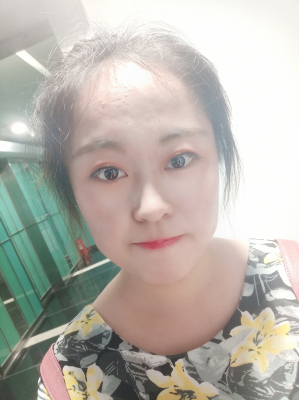 小花伞的第一张照片--大庆相亲服务中心
