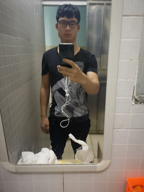 右手的执着的第一张照片--大庆相亲服务中心
