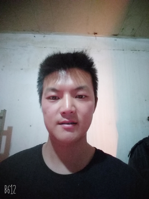 风轻云淡的第一张照片--大庆相亲服务中心