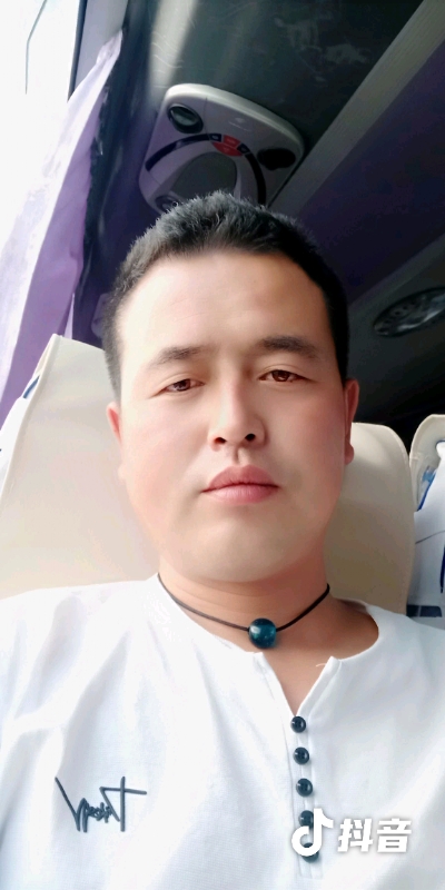 瞬间被爱上的第一张照片--大庆相亲服务中心