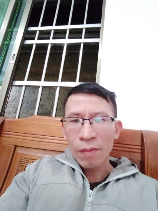 奋斗的第一张照片--大庆相亲服务中心
