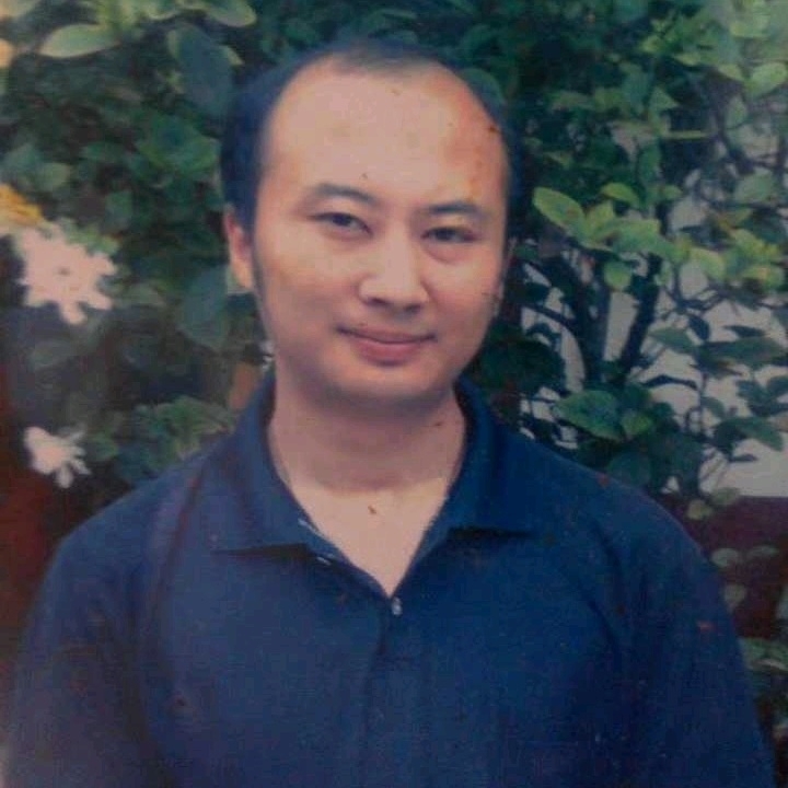 石峰里的生命的第一张照片--大庆相亲服务中心