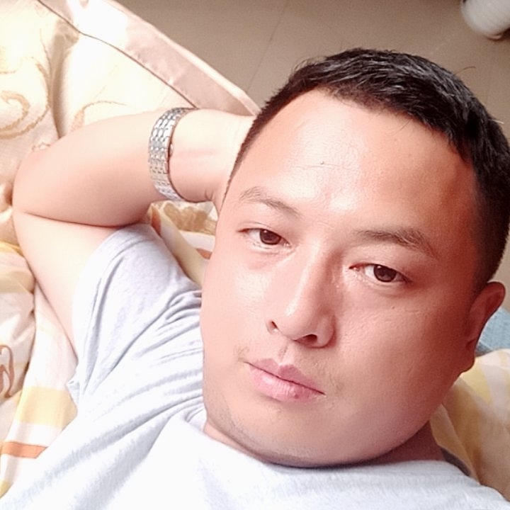 忘世情的第一张照片--大庆相亲服务中心