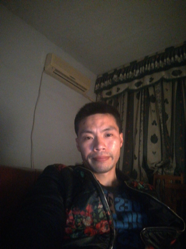 性情男儿的第一张照片--大庆相亲服务中心