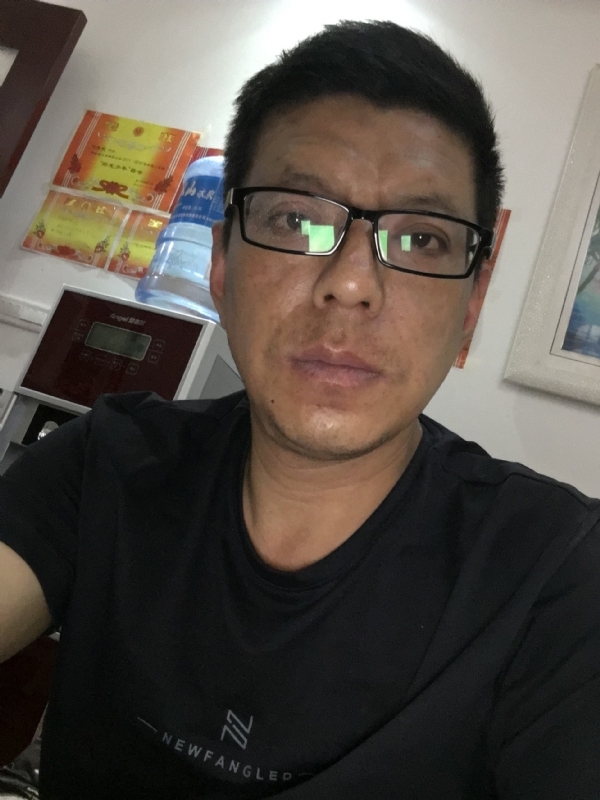 牵手的第三张照片--大庆相亲服务中心