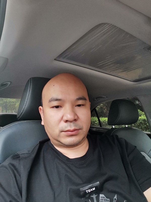 爷们已经老了的第一张照片--大庆相亲服务中心