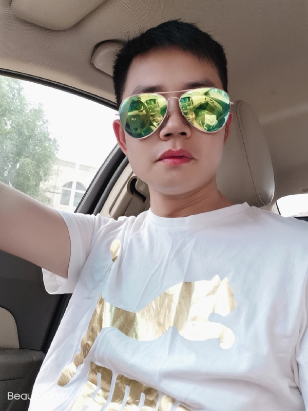 奋斗的第一张照片--大庆相亲服务中心