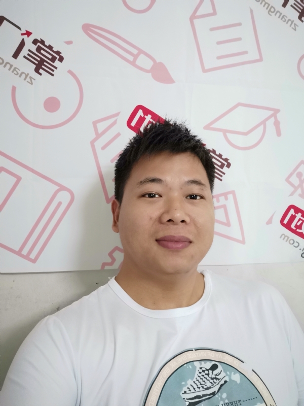 轻静地行走着的第一张照片--大庆相亲服务中心