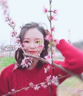 小桌子的第一张照片--大庆相亲服务中心