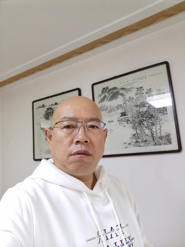 光头博士的第一张照片--大庆相亲服务中心