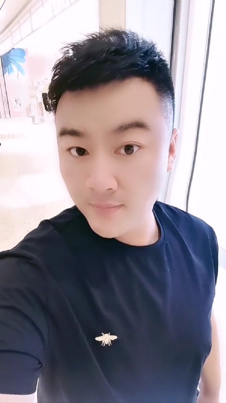 微风徐徐的第一张照片--大庆相亲服务中心