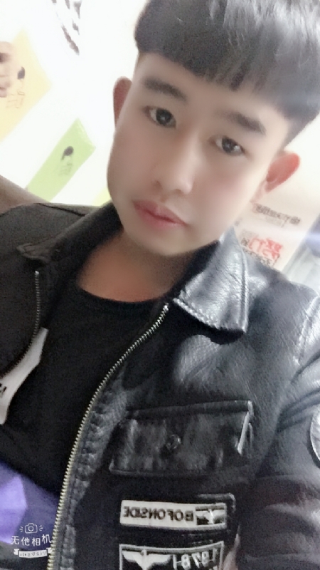 军绿色的第一张照片--大庆相亲服务中心
