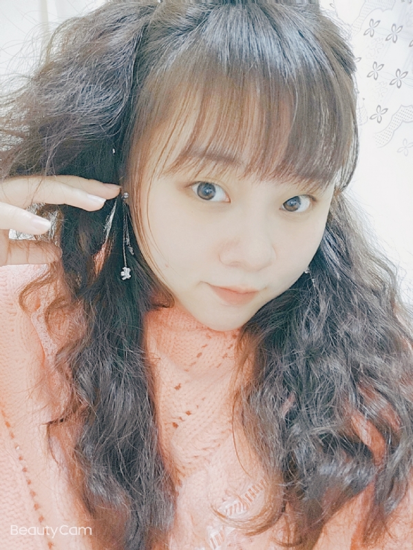 艾薇儿的第一张照片--大庆相亲服务中心