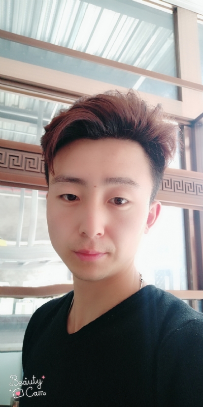 拼命微笑的第二张照片--大庆相亲服务中心
