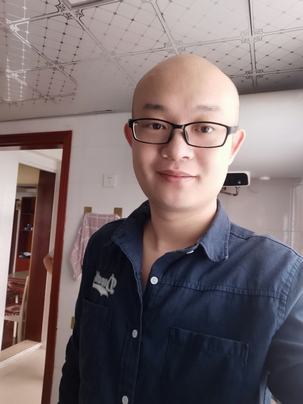 凝望远方的第一张照片--大庆相亲服务中心