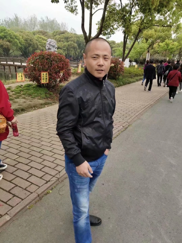 傻子的第一张照片--大庆相亲服务中心