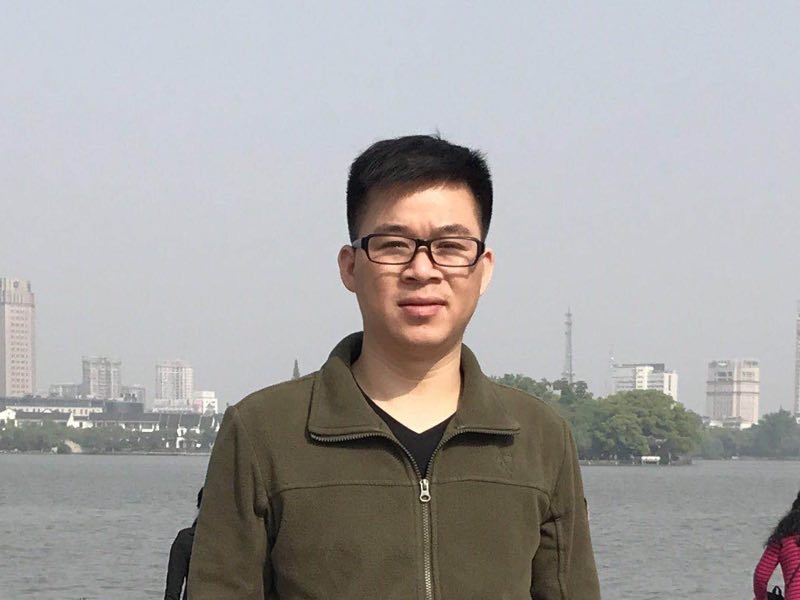 孔雀鱼的第一张照片--大庆相亲服务中心