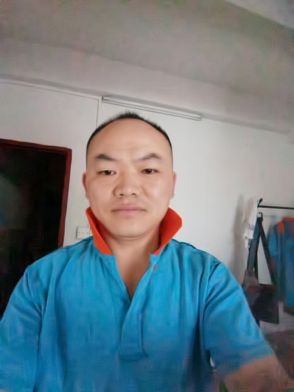 与子携老的第五张照片--大庆相亲服务中心