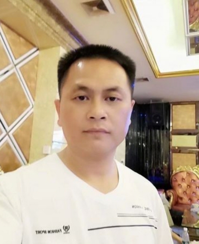 小梁的第一张照片--大庆相亲服务中心