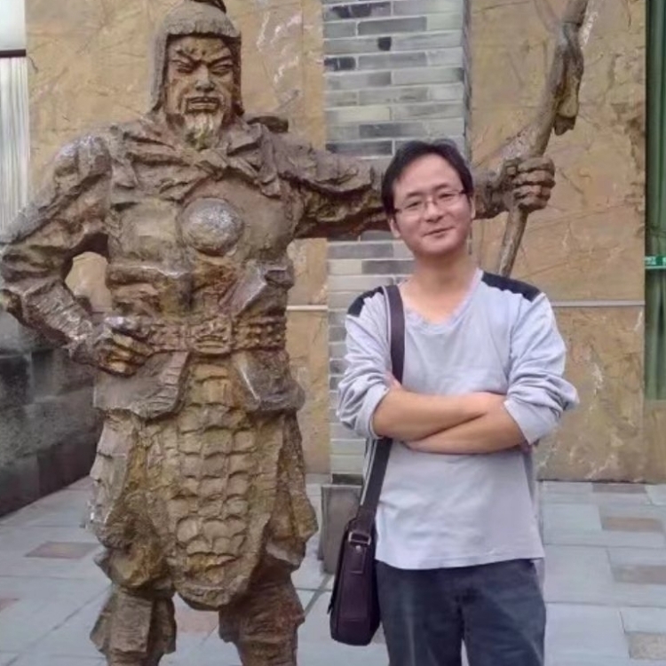 孤狼的第三张照片--大庆相亲服务中心