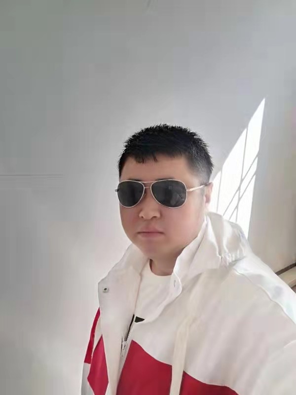 大漠叔叔的第一张照片--大庆相亲服务中心