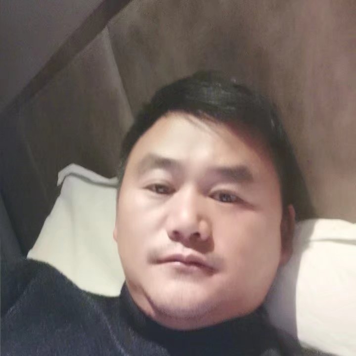 奔跑的第四张照片--大庆相亲服务中心