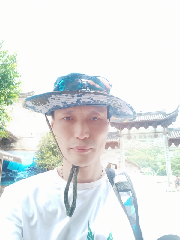 童群海的第一张照片--大庆相亲服务中心