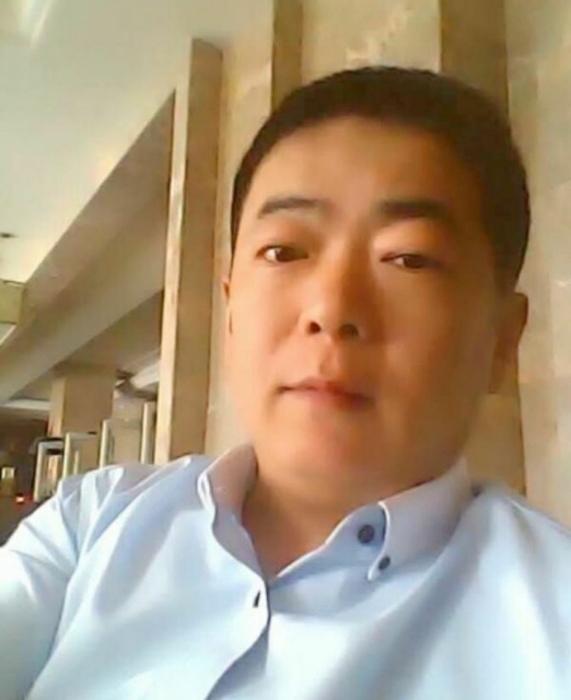 落叶随风的第一张照片--大庆相亲服务中心