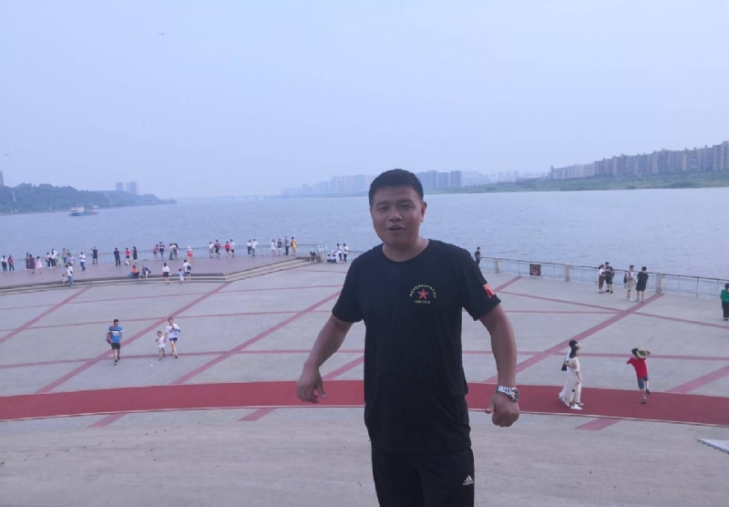 曾经心疼的我的第一张照片--大庆相亲服务中心