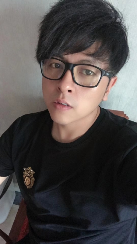 爱你永远不容易的第一张照片--大庆相亲服务中心