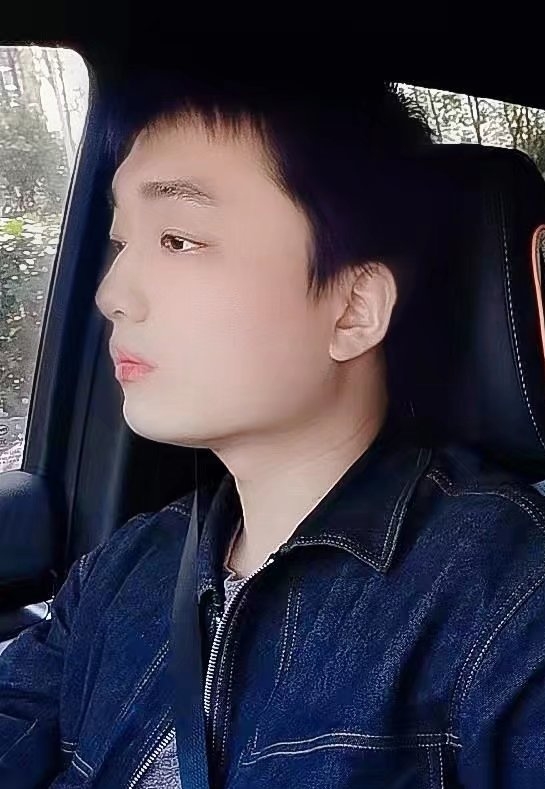 凉锦年的第一张照片--大庆相亲服务中心