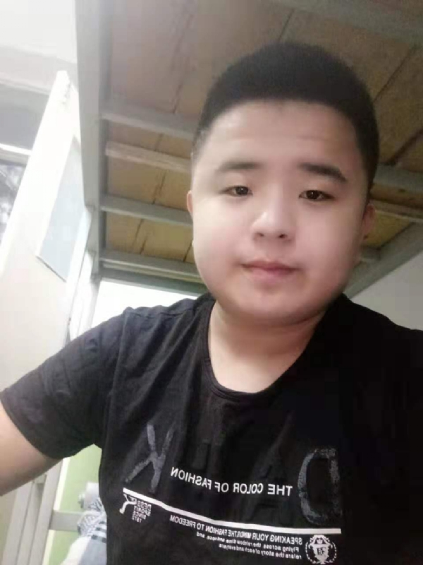 打小就爱淘气的第一张照片--大庆相亲服务中心