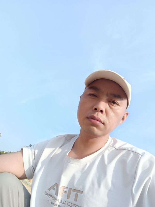 哥哥的第一张照片--大庆相亲服务中心