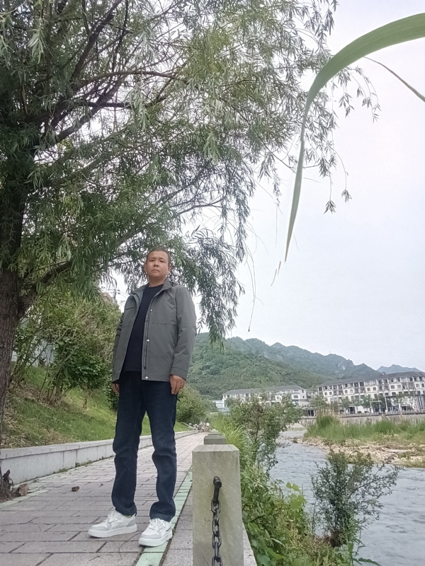 飞雪飘零的第一张照片--大庆相亲服务中心