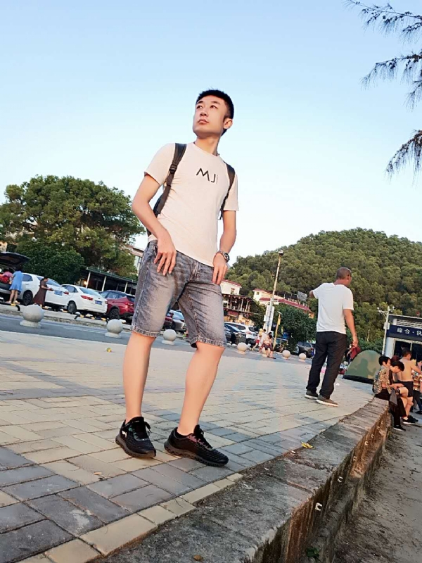 俊皓的第一张照片--大庆相亲服务中心
