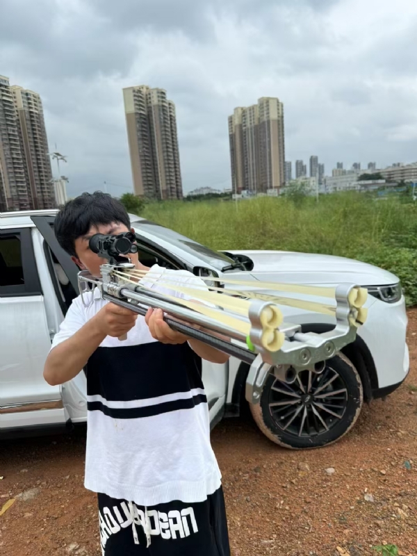 凌其飞的第一张照片--大庆相亲服务中心