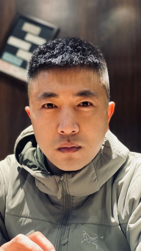 山中何缘的第一张照片--大庆相亲服务中心