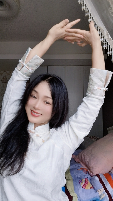 伊伊的第四张照片--大庆相亲服务中心